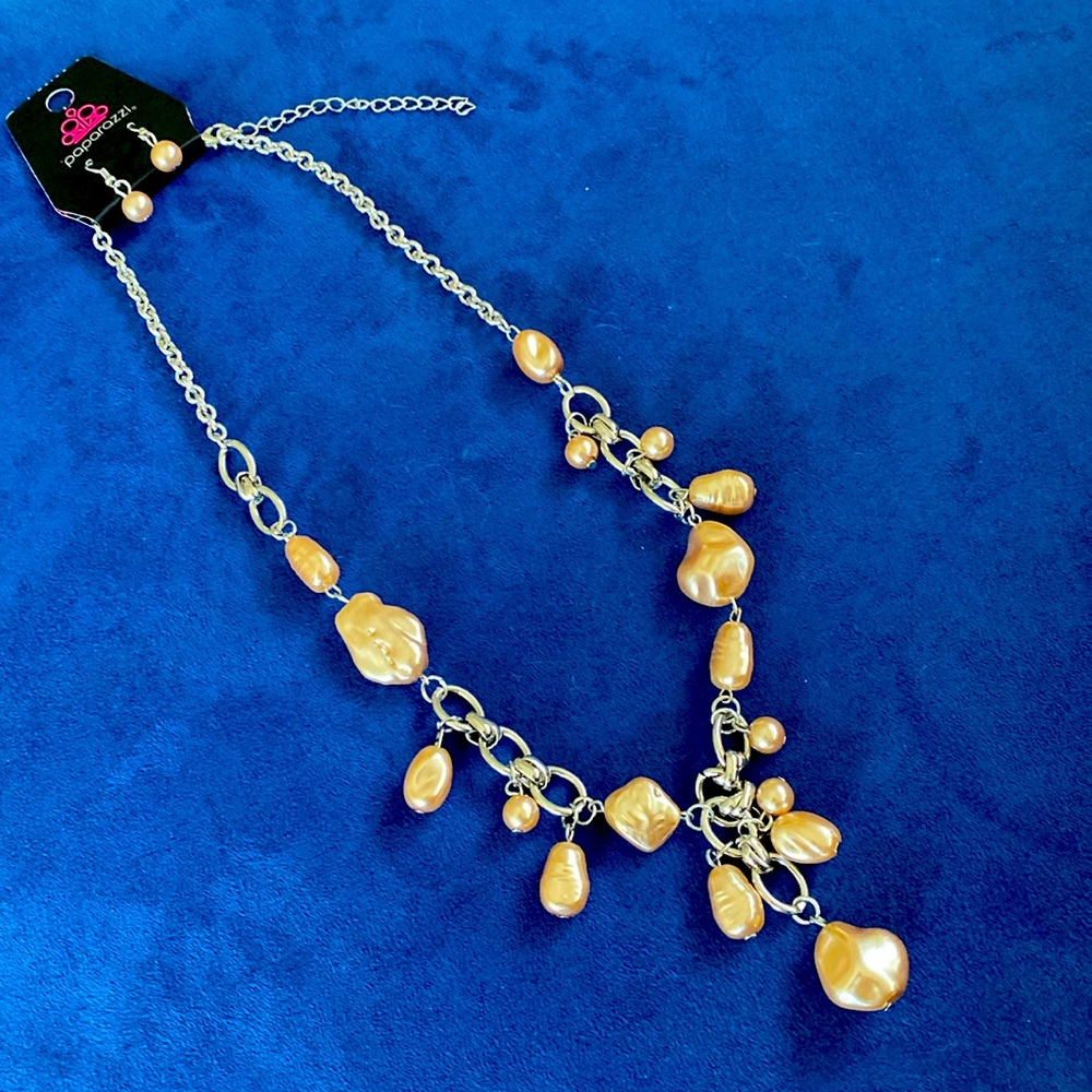 NWT Necklace & Matching Earring Set